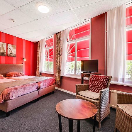 Hotel Restaurant 'T Heerenlogement Харлинген Екстериор снимка