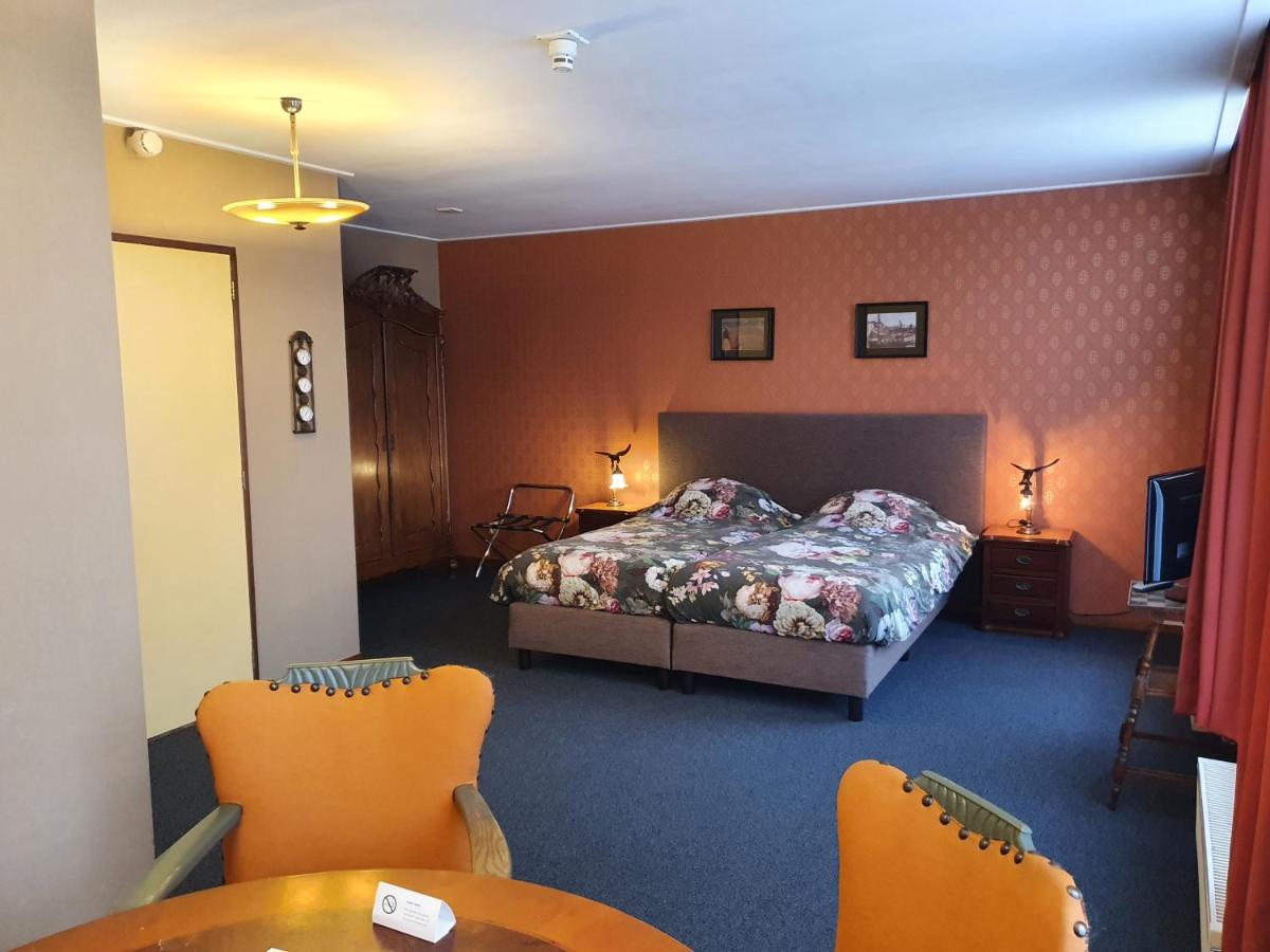 Hotel Restaurant 'T Heerenlogement Харлинген Екстериор снимка