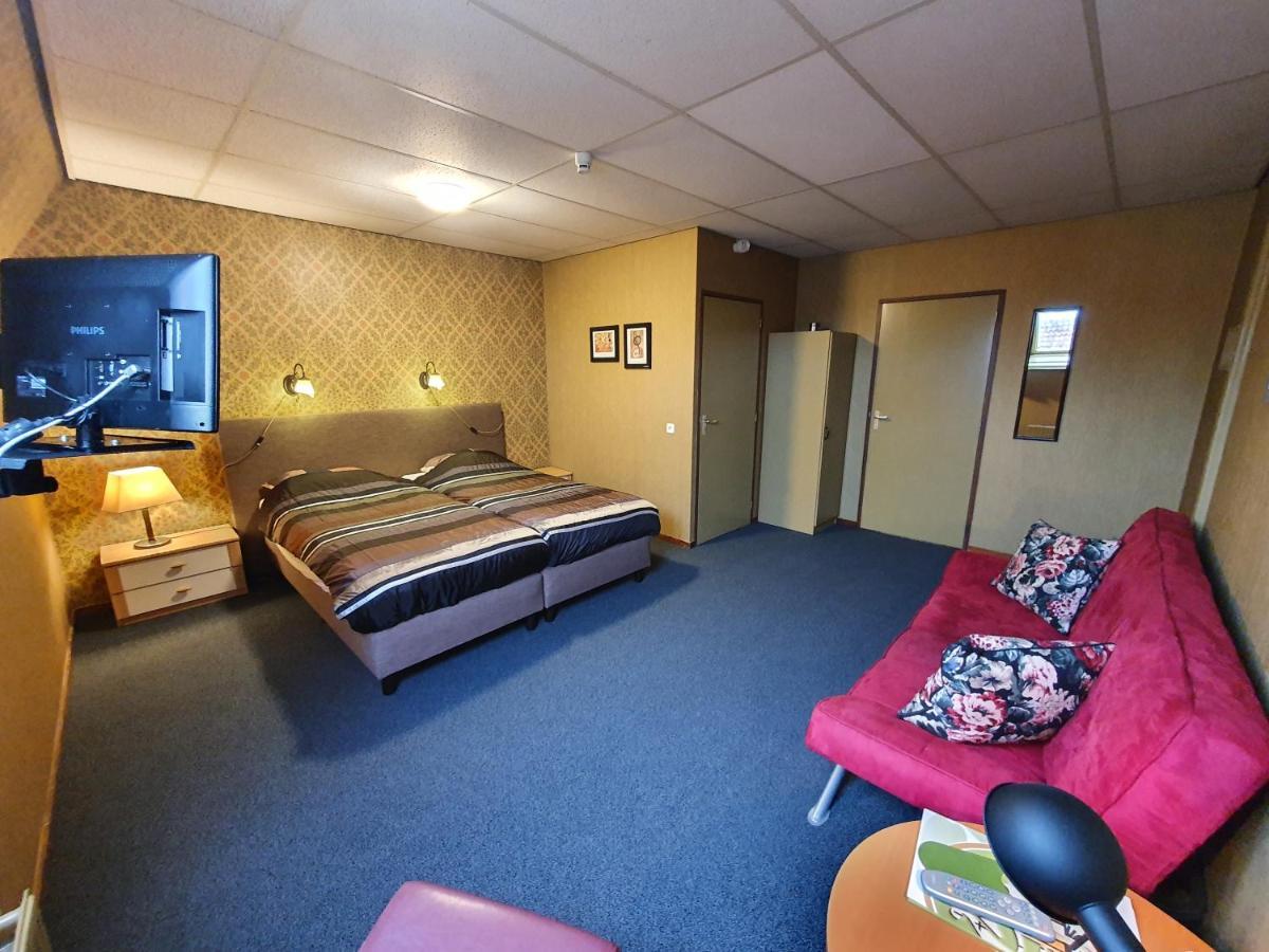 Hotel Restaurant 'T Heerenlogement Харлинген Екстериор снимка