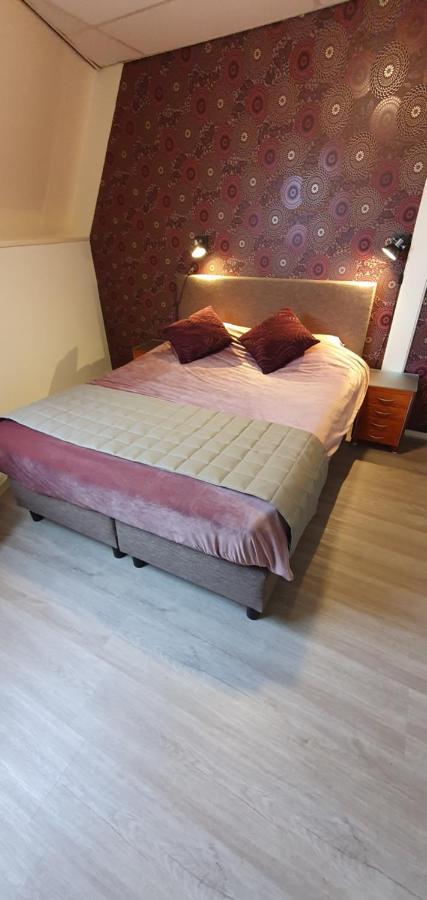Hotel Restaurant 'T Heerenlogement Харлинген Екстериор снимка