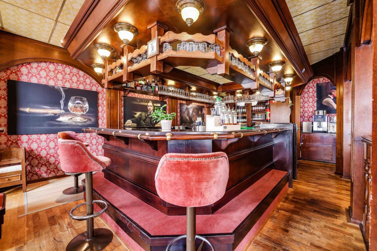 Hotel Restaurant 'T Heerenlogement Харлинген Екстериор снимка