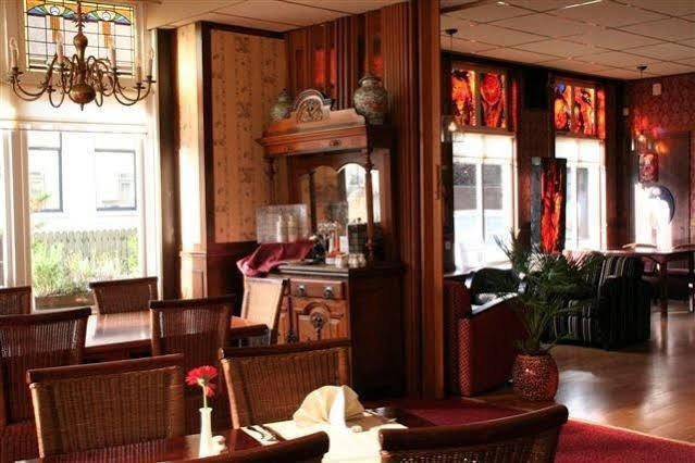 Hotel Restaurant 'T Heerenlogement Харлинген Екстериор снимка