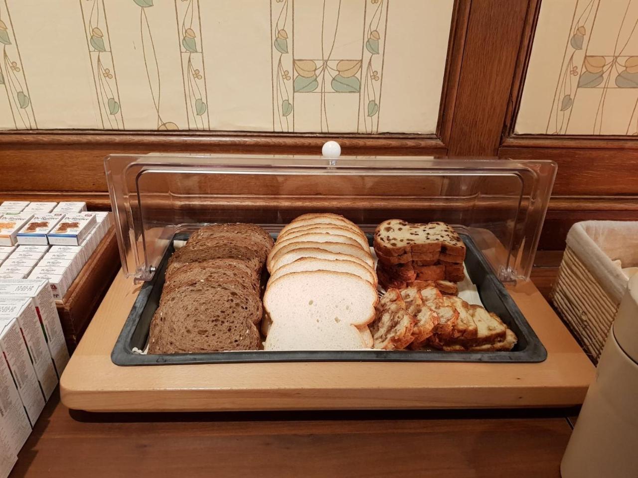 Hotel Restaurant 'T Heerenlogement Харлинген Екстериор снимка